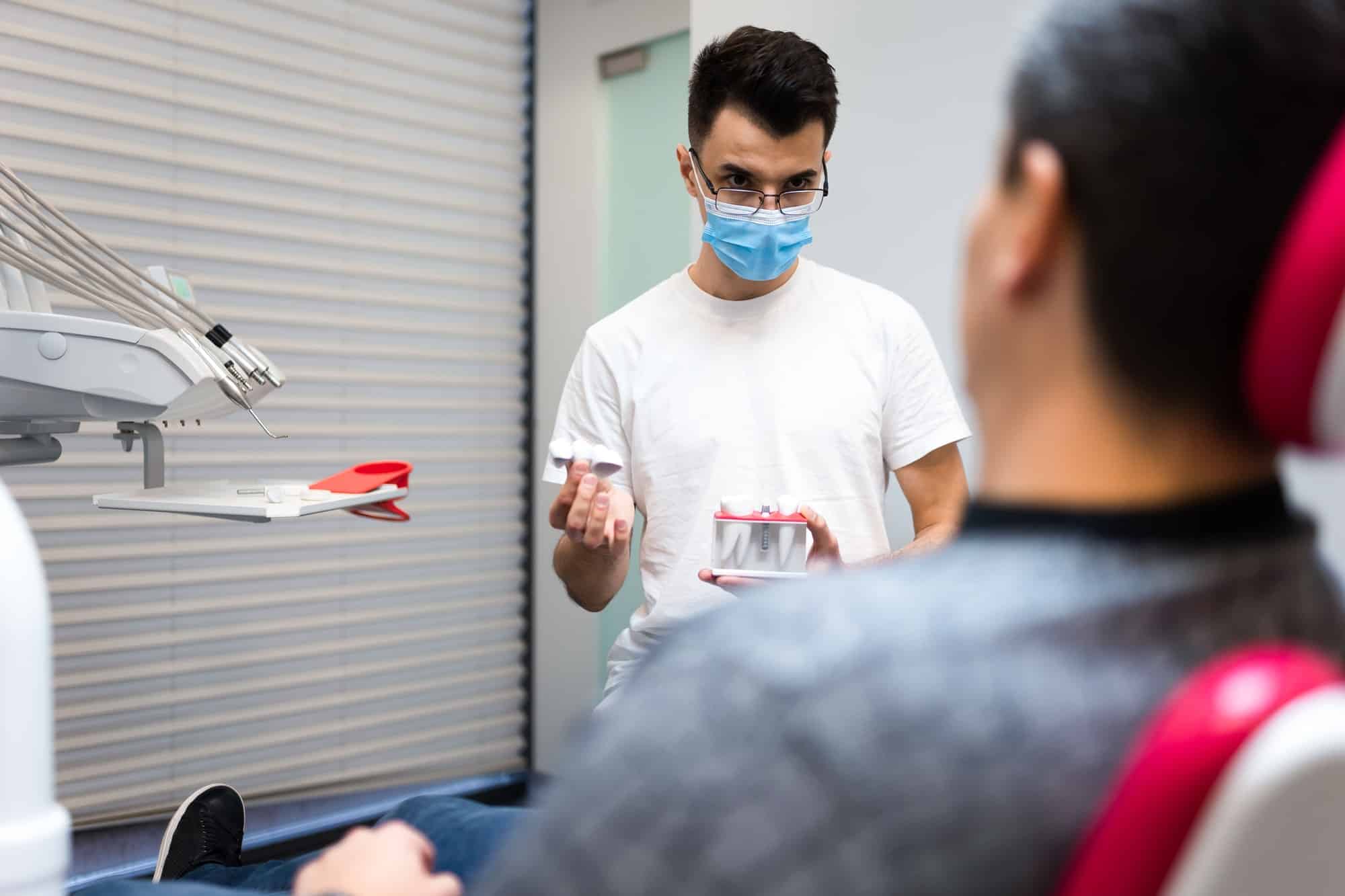 Read more about the article What to Expect When Recovering From A Cosmetic Dental Surgery?